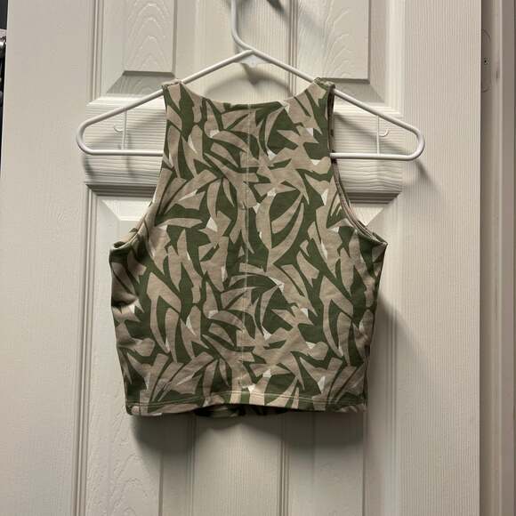 Old Navy PowerChill Longline Sports Bra Crop Top in Abstract Palm Print - Picture 2 of 2